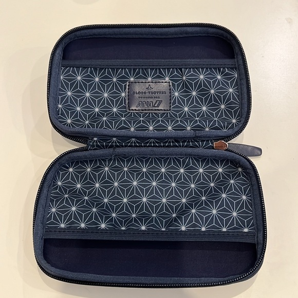 ANA All Nippon Airways Business Class Amenity Kit by Globe-Trotter Blue - Picture 4 of 9